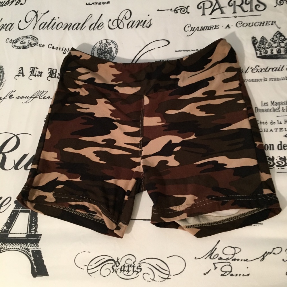 Girls' Soft Camo Bike Shorts
